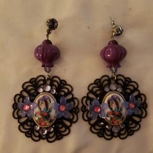 Authentic limited edition Tarina Tarantino earring